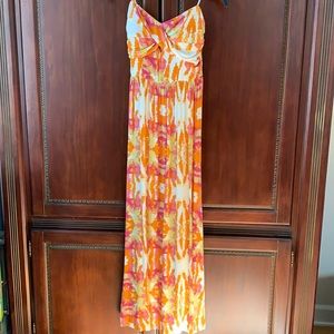 Stunning  boho Strapless maxi sun dress with cutout by Guess 🌸💋